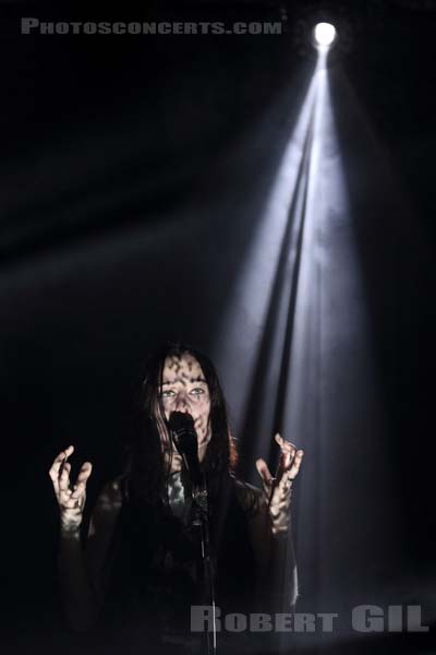ZOLA JESUS - 2017-11-08 - PARIS - Point Ephemere - 